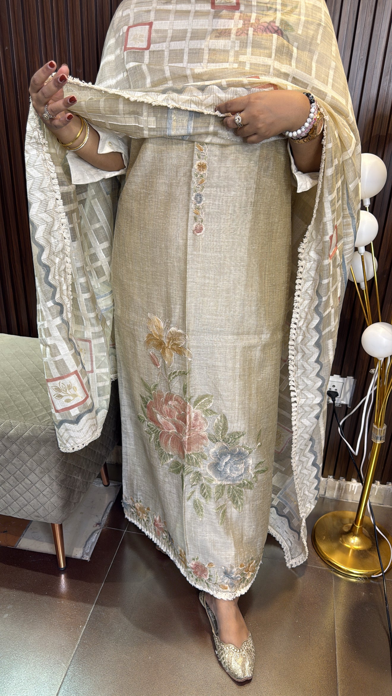UNSTITCHED - Beige