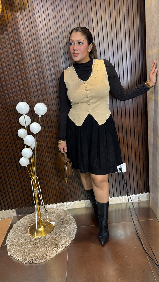 CUT SLEEVES PEARL WINTER TOP