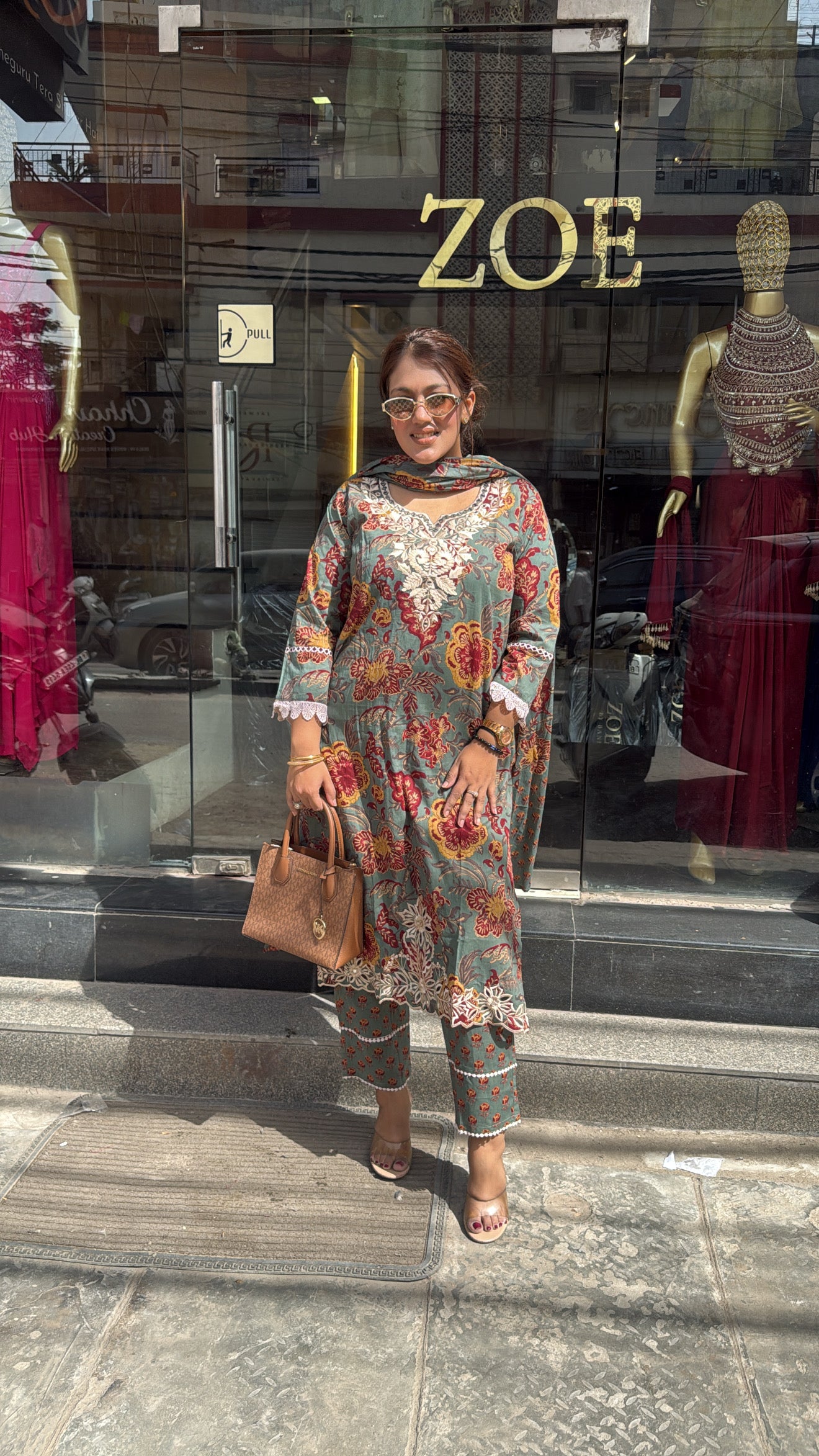 CUTWORK COTTON SUIT